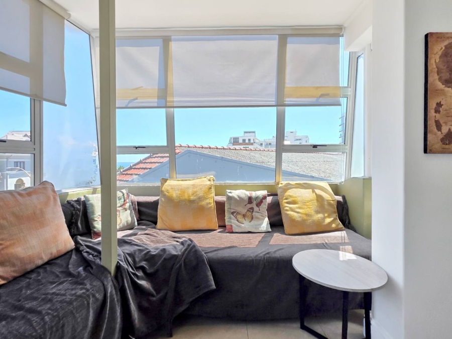 To Let 2 Bedroom Property for Rent in Sea Point Western Cape